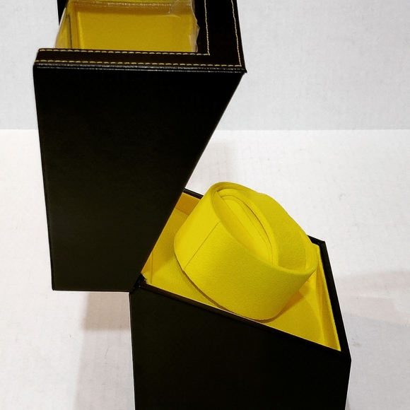 Invicta NWT 1 Slot Automatic Men's or Women's Watch Winder - Picture 6 of 11